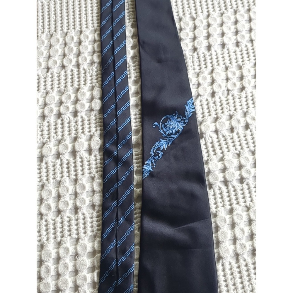 Versace 100% Silk Neck Tie Italy Made Business Formal Party Luxury Old Money